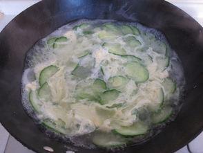 娱乐吃瓜酱鸡蛋汤视频播放,揭秘视频背后的趣味与温情 娱乐吃瓜酱鸡蛋汤视频播放,揭秘视频背后的趣味与温情